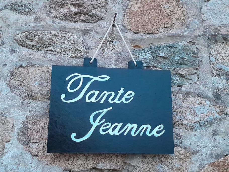 Gite Tante Jeanne Réville Exterior photo